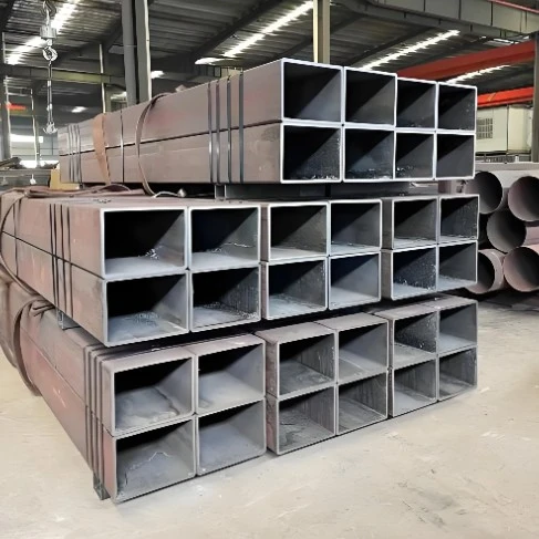 Qu'est-ce que le tube carré en acier et pourquoi est-il essentiel pour la construction moderne ?