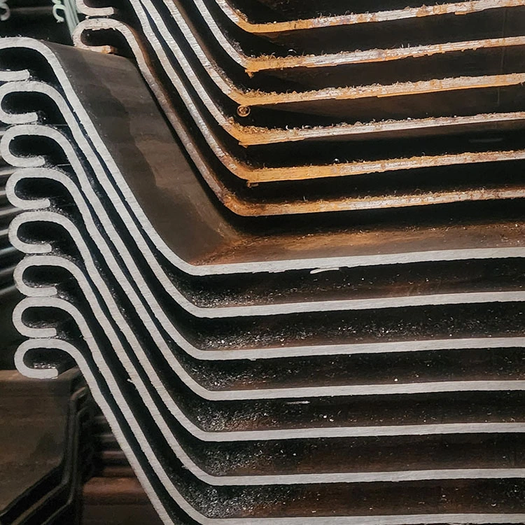 Palplanche en acier entraînée